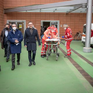 Nelle foto sotto, i progetti di: Day Center, Del Ponte e Padiglione “Dansi Boffi” dell'Ospedale di Circolo