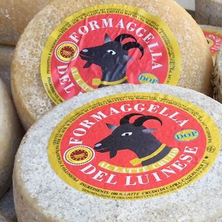 La Formaggella del Luinese uno dei prodotti agroalimentari della provincia di Varese più apprezzati