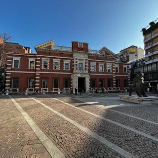 Lite tra stranieri in piazza Repubblica finisce in tribunale: marocchino assolto