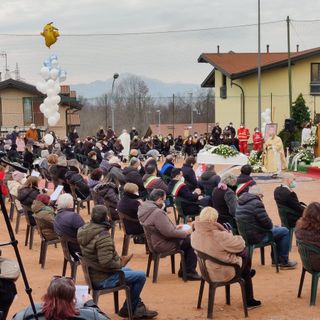 VIDEO. L’omelia di don Stefano: «I diritti degli adulti non devono avere il sopravvento su quelli dei bambini»