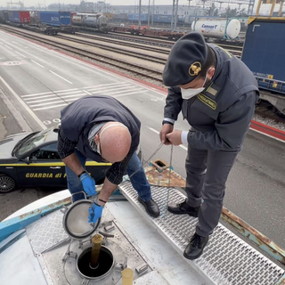 Truffa sui carburanti, nuovo maxi sequestro della Finanza di Varese