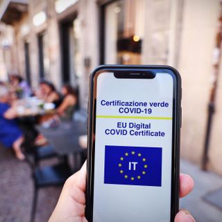 Green pass obbligatorio nei negozi: il vademecum di Confcommercio Varese