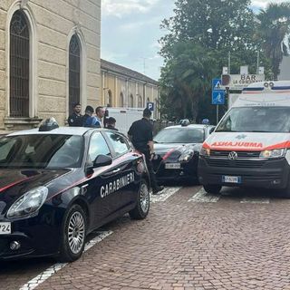 I soccorsi del capotreno a Luino (foto Luinonotizie.it)