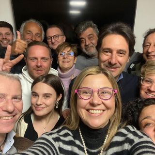La foto postata da Giuseppe Licata, alle spalle di Maria Chiara Gadda, insieme a candidati e sostenitori del Terzo Polo per festeggiare la sua prima elezione in consiglio regionale