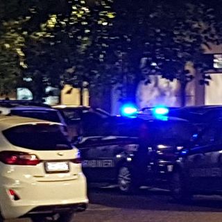 Precipita dal balcone nella zona a traffico limitato: lutto a Saronno per un minorenne