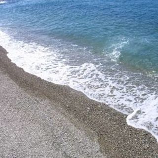 Gallaratese annega a Marina di Massa durante un bagno al mare
