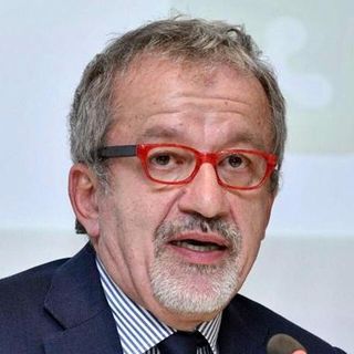 Intervento chirurgico per Roberto Maroni: operato oggi al Besta di Milano. «Condizioni soddisfacenti»