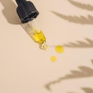 Olio di CBD: benefici e utilizzi