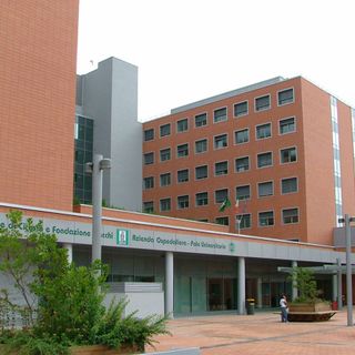 Carenza di bus per l’Ospedale di Circolo, Monti (Lega): «Galimberti bacchetta la Lombardia sulla sanità e si dimentica dei servizi essenziali dei varesini»