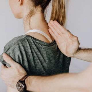 Un osteopata a Padova per i problemi posturali: il metodo Conton