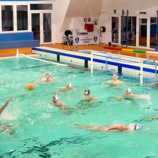 Busto Pallanuoto Paglini Store, buona (ancora) la prima