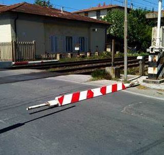 Ferrovia Saronno-Como, da Regione 9 milioni per eliminare i passaggi a livello di Cadorago e Lomazzo