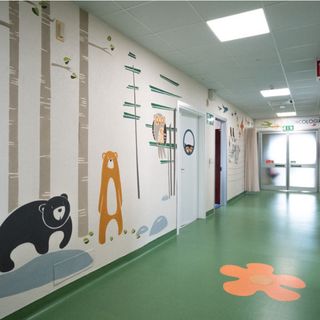 La lotta contro la leucemia di un bimbo di 7 anni di Oggiona Santo Stefano. Tutto il paese è con lui: «Non perde mai il sorriso»