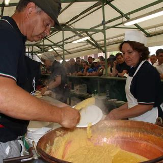 Con gli Alpini di Varese torna la Festa della Montagna. Cibo, eventi, escursioni e solidarietà: ecco tutto il programma