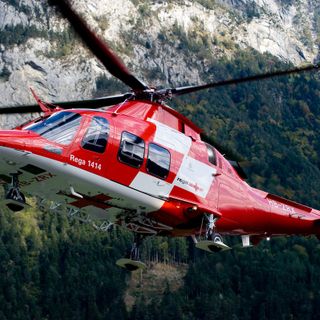 Canton Ticino, si immerge nel fiume e finisce sott'acqua: 33enne gravissimo