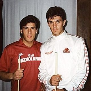 Ezio Russo ai tempi delle giovanili del Milan con un giovanissimo Maldini prima di approdare al Varese nel 1989 (foto Corriere di Sciacca)