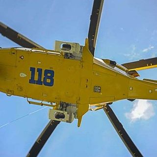 Cade da un'impalcatura e batte la testa: grave operaio di 28 anni