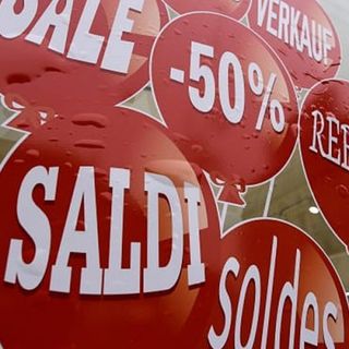 In Galleria Manzoni a Varese l'iniziativa di Fismo Confesercenti &quot;Si super saldi chi può&quot;