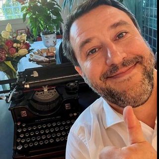 La foto postata da Salvini su Facebook insieme al post sulla positività al Covid