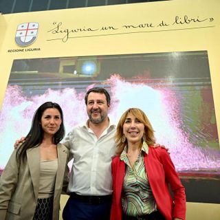 Il ministro Matteo Salvini allo stand della Regione Liguria presente al Salone