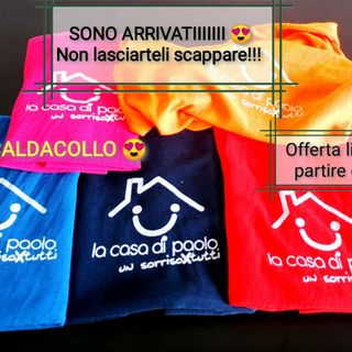 Un regalo che fa bene: per Natale ecco gli scaldacollo solidali de La Casa di Paolo