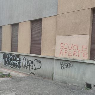 Bosto, Esposito (Forza Italia): «Scuola presa di mira dagli writers»