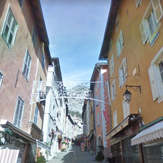 La vittima si chiama Carlotta Grippaldi, 26 anni ed è morta dopo un incidente nella Grand Rue di Briancon