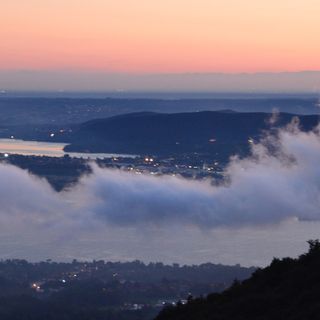 La provincia dei laghi tra cieli sereni e nuvole (foto Paolo Valisa da Campo dei Fiori)