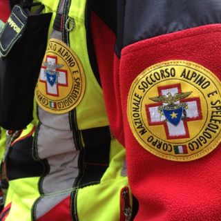 Cade in bici tra Orino e il Forte: Soccorso Alpino ed elisoccorso in azione