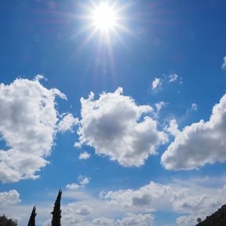 Tra sole, nuvole, rovesci e temporali: tempo variabile fino al weekend