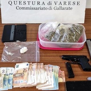 Gallarate, due arresti per spaccio. Sequestrate cocaina, eroina e una pistola scacciacani