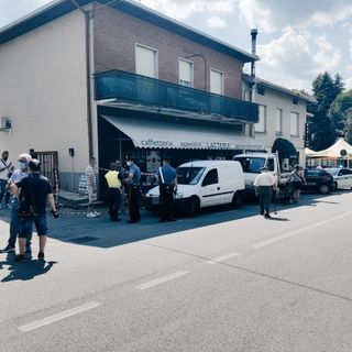 Castiglione, colpo di pistola ferisce un uomo fuori dalla caffetteria alimentari di via Volta