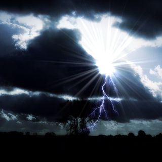 Colpo di coda finale dei temporali. Da lunedì torniamo davvero in estate