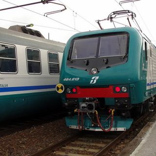 Covid, ordinanza sui trasporti: «Possibile fermare un treno se c'è un sospetto positivo»
