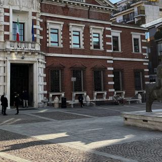 «Giovane molestata dall’osteopata». Condanna e risarcimento