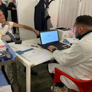 Influenza, superato in Lombardia il milione di vaccinazioni. Fontana: «Ottimo segnale»