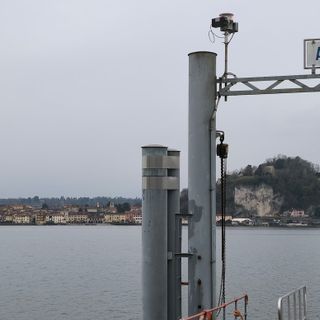 In battello da Angera ad Arona. L'appello del sindaco Androni: «Nella stagione turistica estendiamo le corse anche alla sera»
