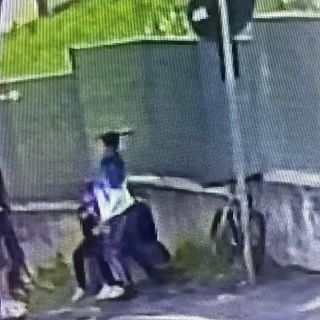I vandali immortalati dalla telecamere della videosorveglianza di Cavaria con Premezzo