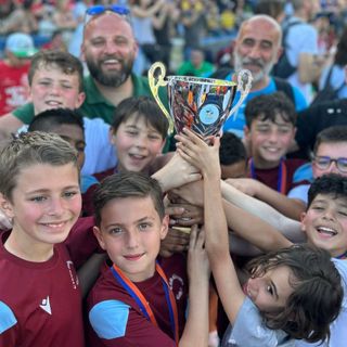 La squadra Under10 del Cdg Gallarate festeggia il terzo posto conquistato alle finali di Lecco