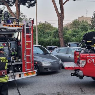 L'intervento dei vigili del fuoco in via dei Salici a Gallarate