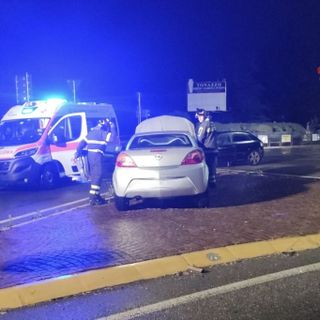 FOTO. Incidente alla rotonda sulla Varesina: tre persone soccorse a Venegono