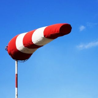 Rischio vento forte sul Varesotto, scatta l'allerta gialla della Protezione civile
