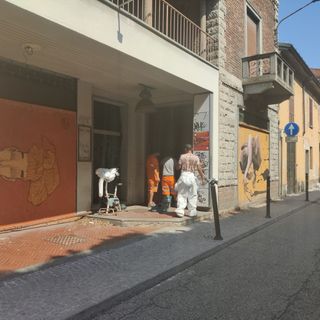 Sgomberato lo stabile di via Robbioni, all’interno i resti dei bivacchi ad opera di tossicodipendenti