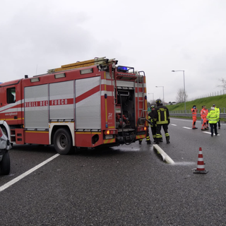 FOTO. Carambola sull'A9 tra Origgio e Saronno: feriti quattro adulti e un bambino