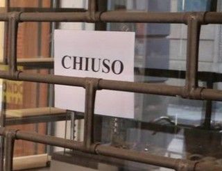 Cosa cambia da lunedì in zona rossa: spostamenti stop, niente parrucchieri, passeggiata ok. Torna l'autocertificazione