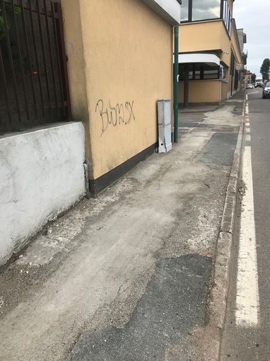 Marciapiede via Novara Marciapiede via Novara