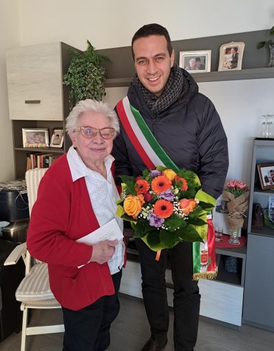 Il secolo di Veglia Elisabetta: «Oggi mi sono alzata e ho pensato: stai su di morale! Da domani inizio a contare i giorni verso i 101» Il secolo di Veglia Elisabetta: «Oggi mi sono alzata e ho pensato: stai su di morale! Da domani inizio a contare i giorni verso i 101»