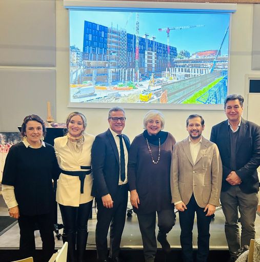 Arte e cura, anzi arte è cura. Al Policlinico di Milano la creatività di Busto a favore delle donne Arte e cura, anzi arte è cura. Al Policlinico di Milano la creatività di Busto a favore delle donne