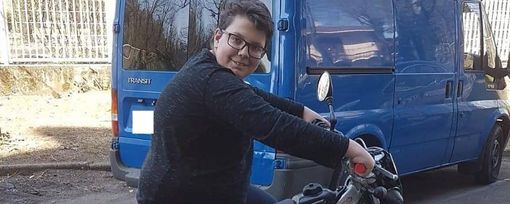 Lorys in una foto condivisa alcuni anni fa: con il sorriso, come vogliono ricordarlo gli amici Lorys in una foto condivisa alcuni anni fa: con il sorriso, come vogliono ricordarlo gli amici