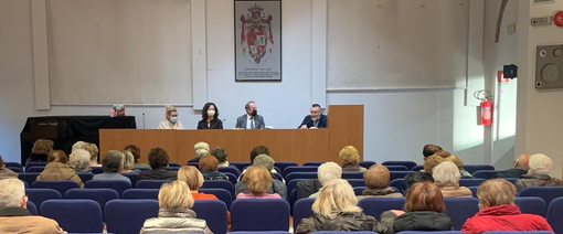 Gli auguri della giunta di Busto all'università popolare
